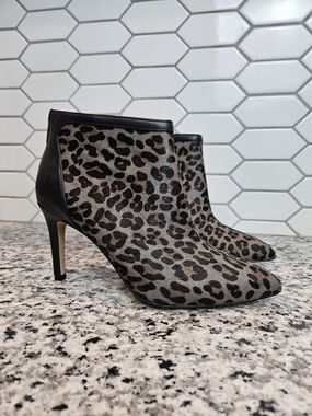 Adrienne Vittadini Grey Leopard-Print Calf Hair Heels Ankle Boots Size 7.5
